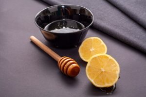 honig und zitrone zur hautstraffung