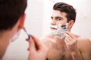 wie verhindert man pickel nach dem rasieren