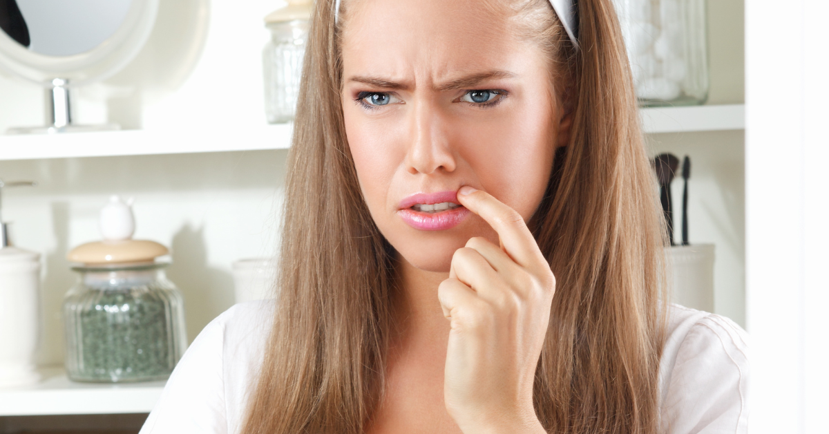 Symptome von Pickeln auf den Lippen